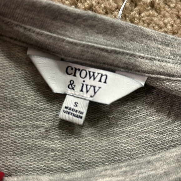 Crown&Ivy Lounge Set - Picture 3 of 5